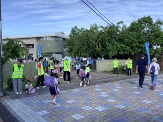 挨拶で絆の日 多治見市立滝呂小学校